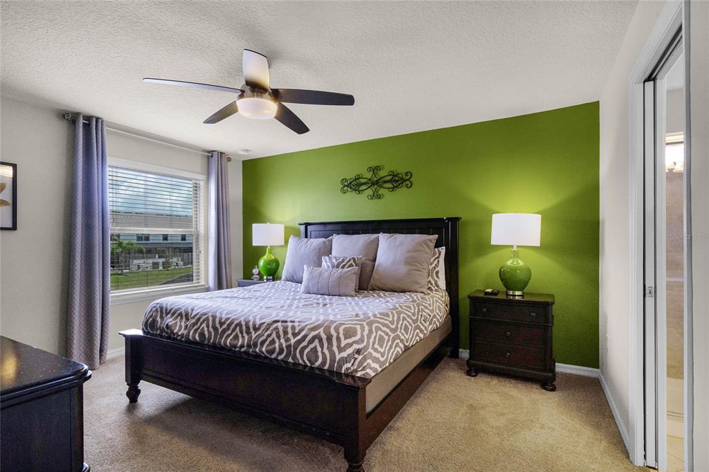 Slide show image of the Orlando Florida Home for Sale 13