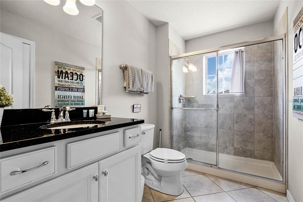 Slide show image of the Orlando Florida Home for Sale 18