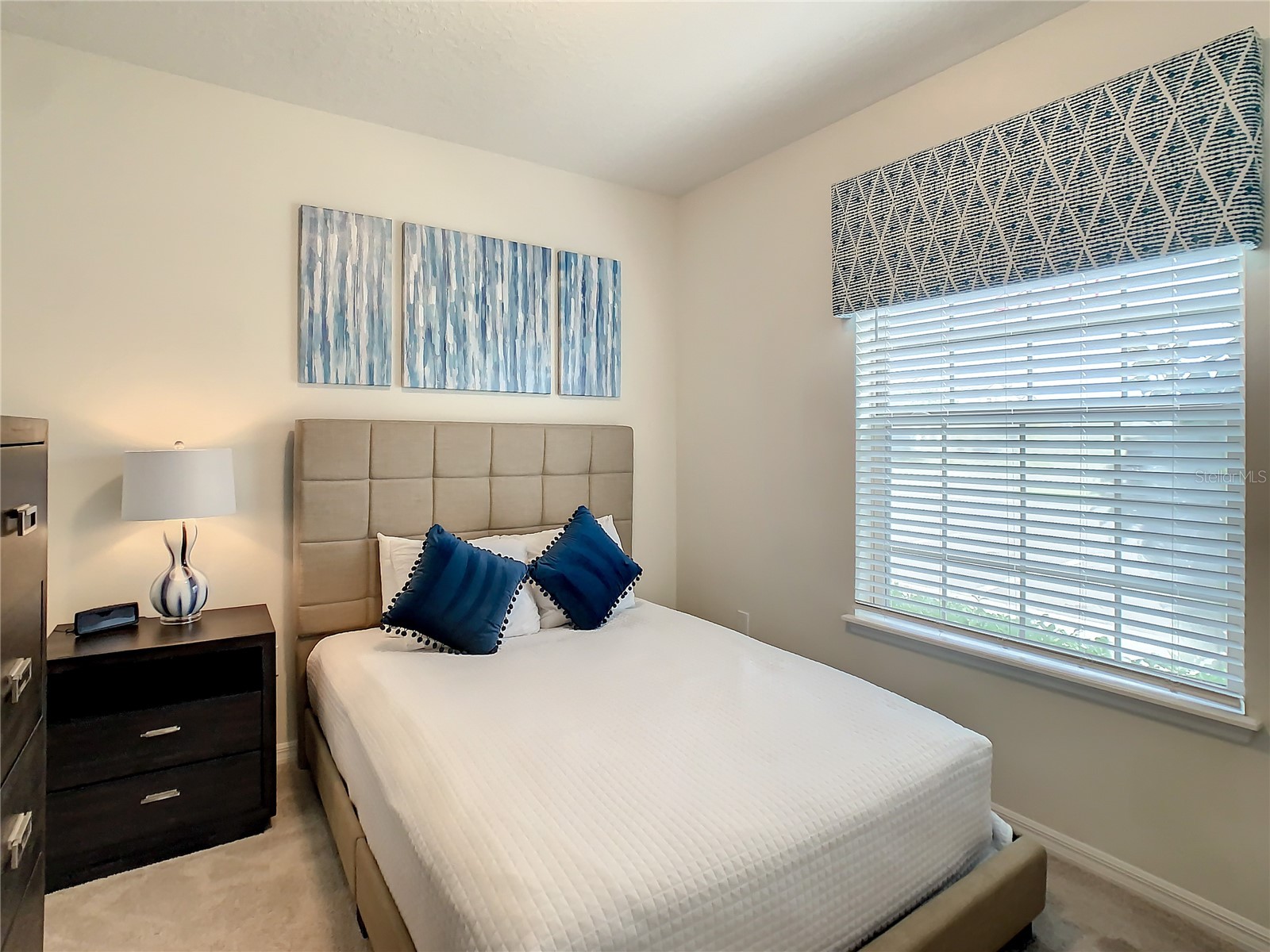 Slide show image of the Orlando Florida Home for Sale 16