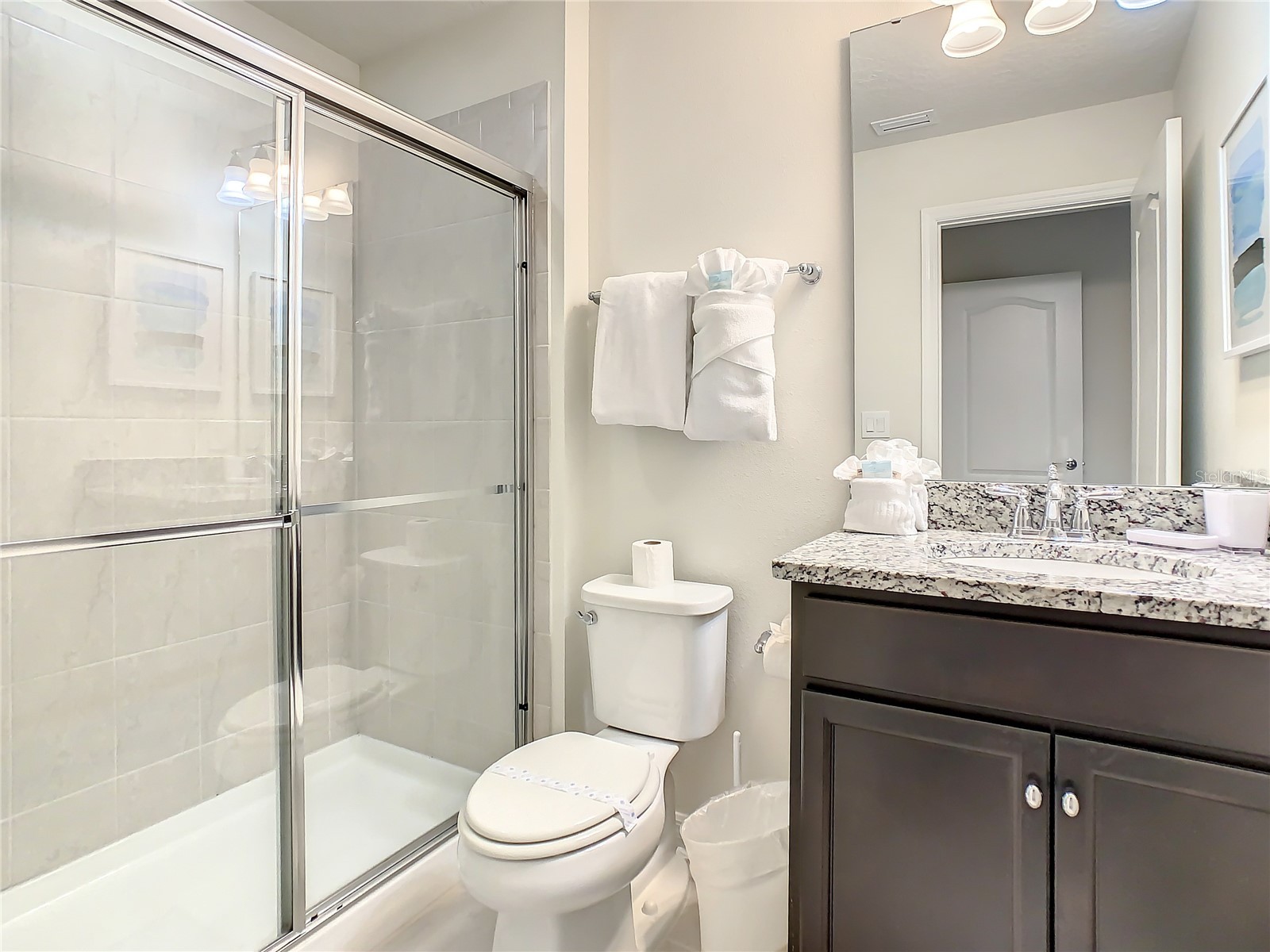 Slide show image of the Orlando Florida Home for Sale 27
