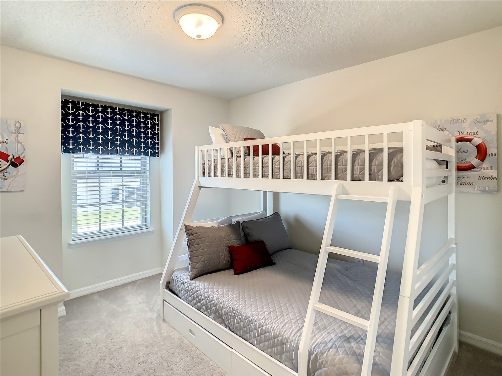 Slide show image of the Orlando Florida Home for Sale 28