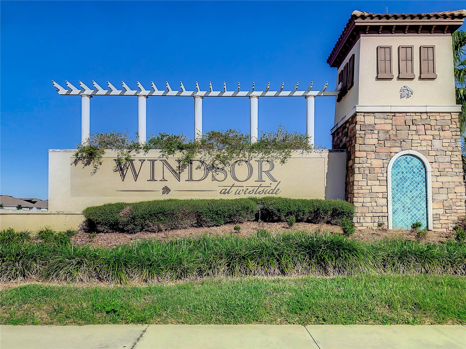 Slide show image of the Orlando Florida Home for Sale 45