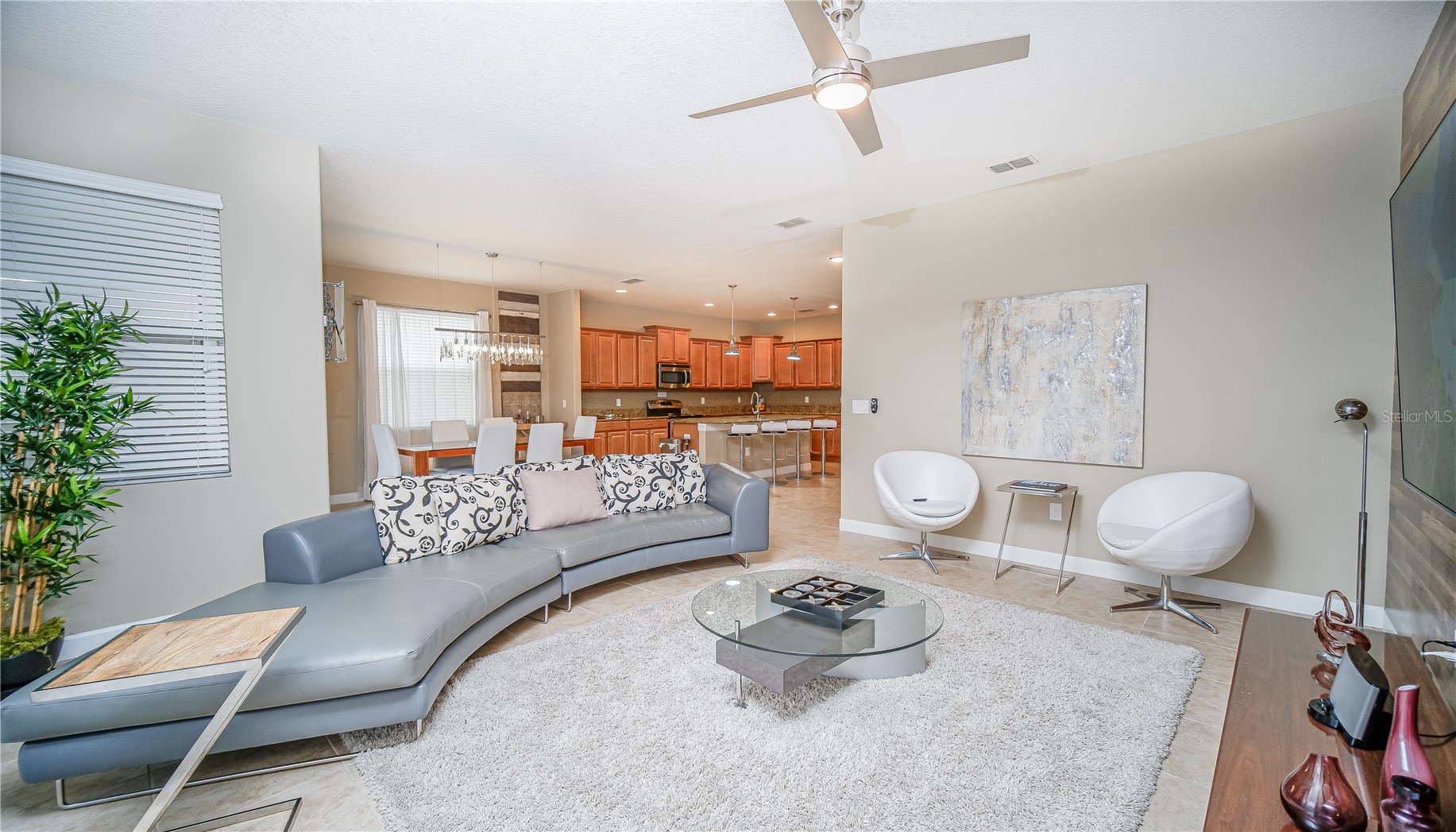 Slide show image of the Orlando Florida Home for Sale 13