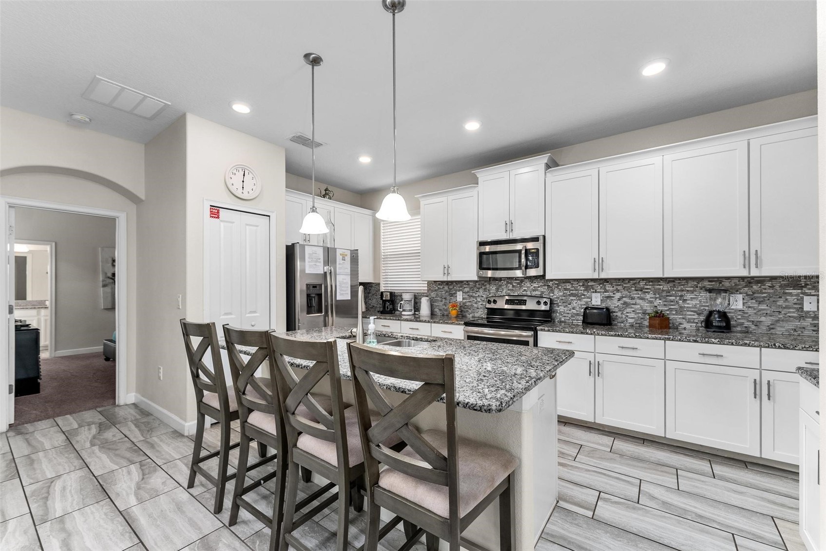 Slide show image of the Orlando Florida Home for Sale 33