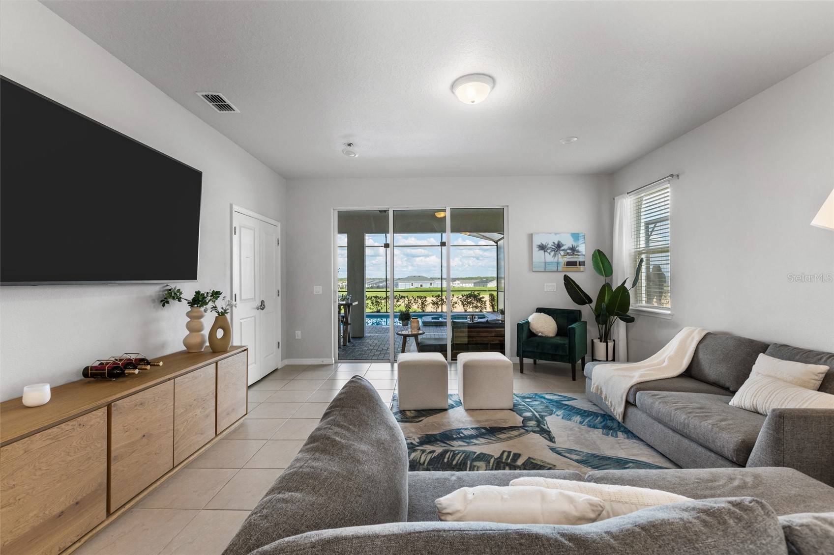 Slide show image of the Orlando Florida Home for Sale 12