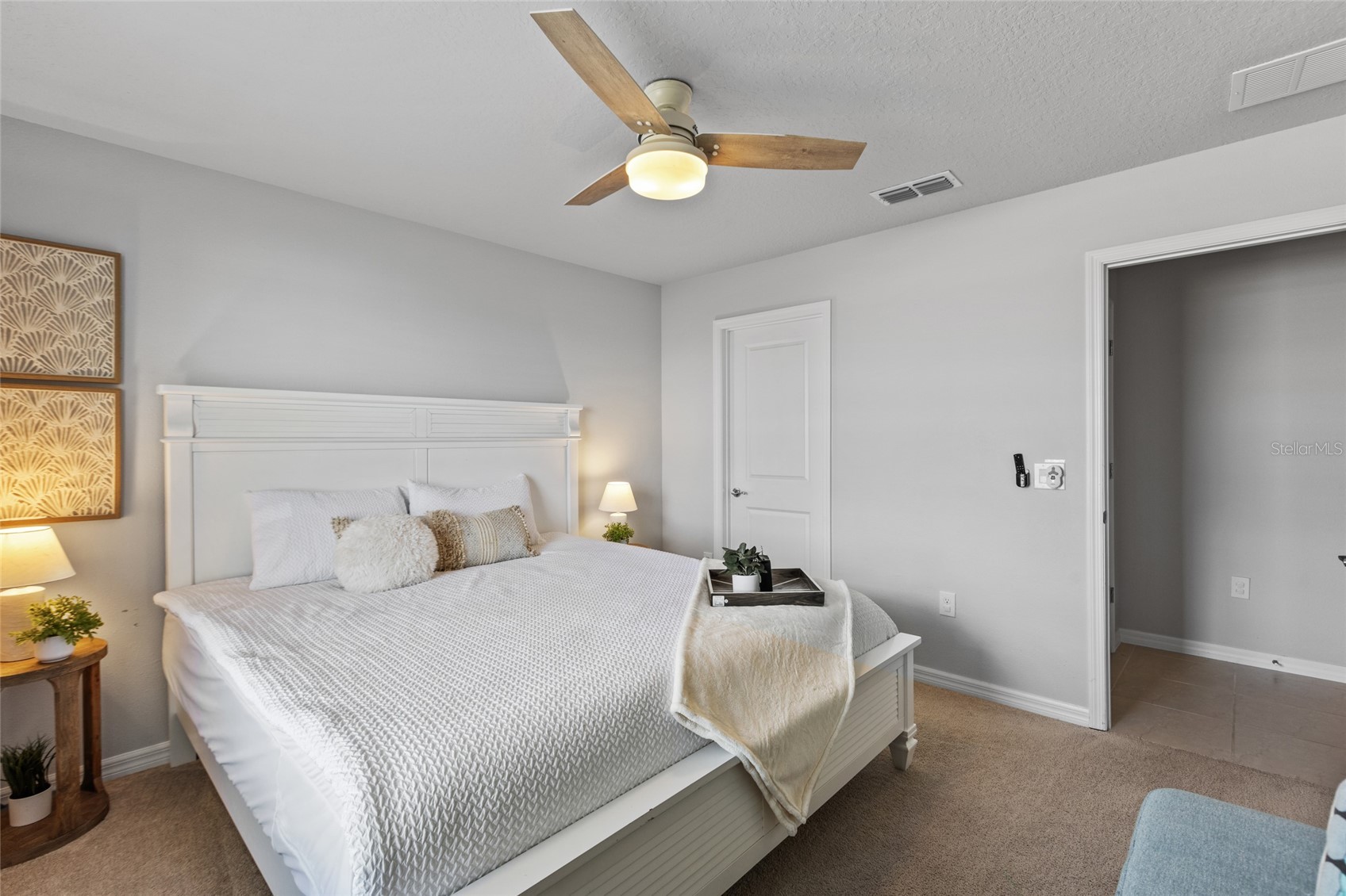 Slide show image of the Orlando Florida Home for Sale 18