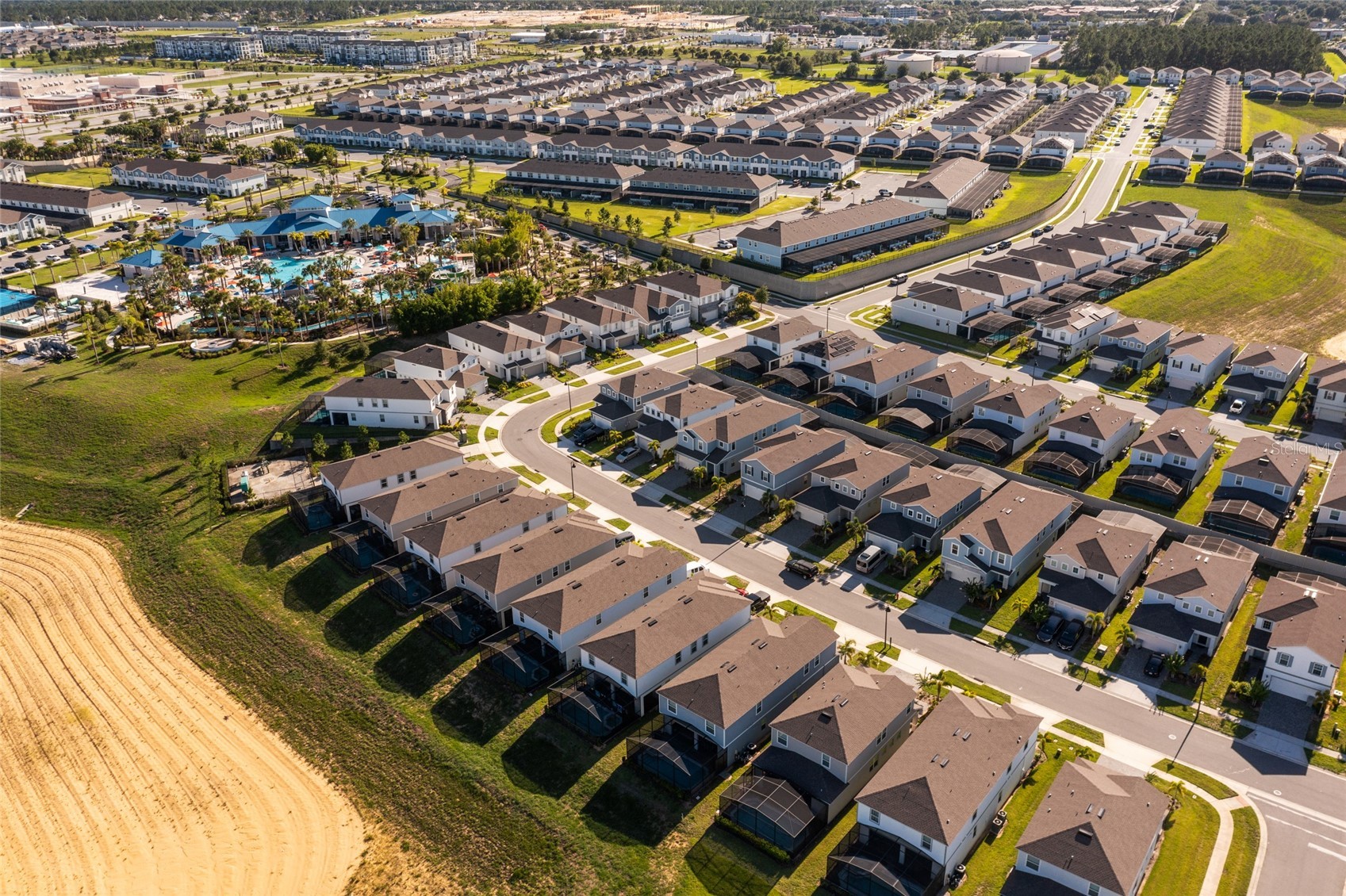 Slide show image of the Orlando Florida Home for Sale 47