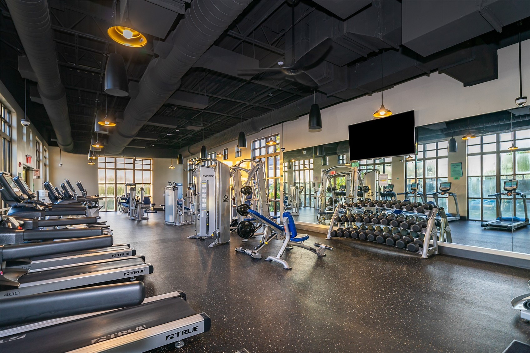 Slide show image of the Orlando Florida Home for Sale 42