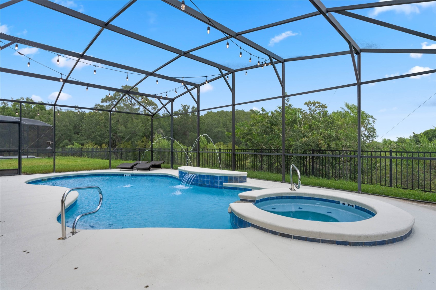 Slide show image of the Orlando Florida Home for Sale 34