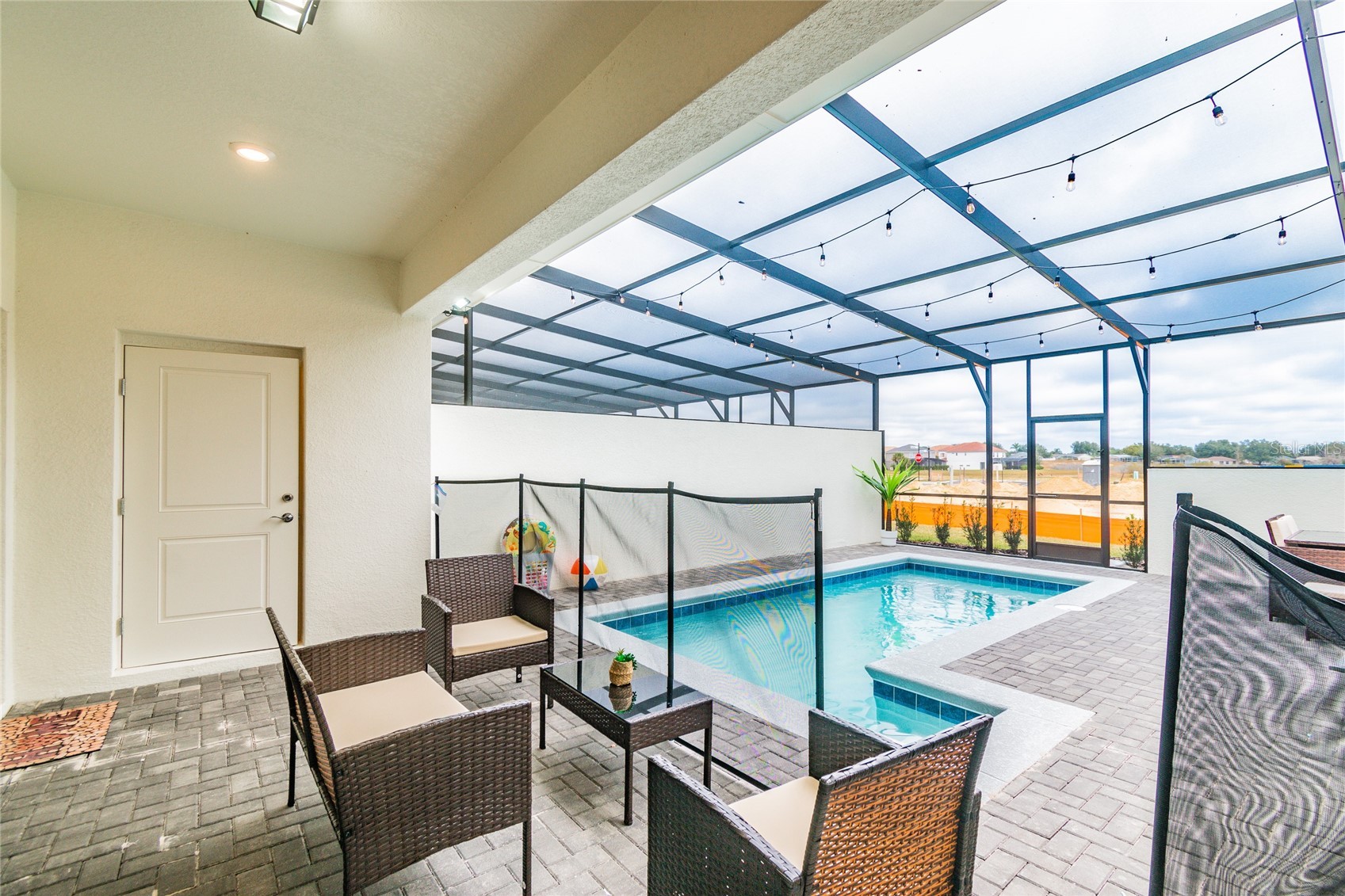 Slide show image of the Orlando Florida Home for Sale 22