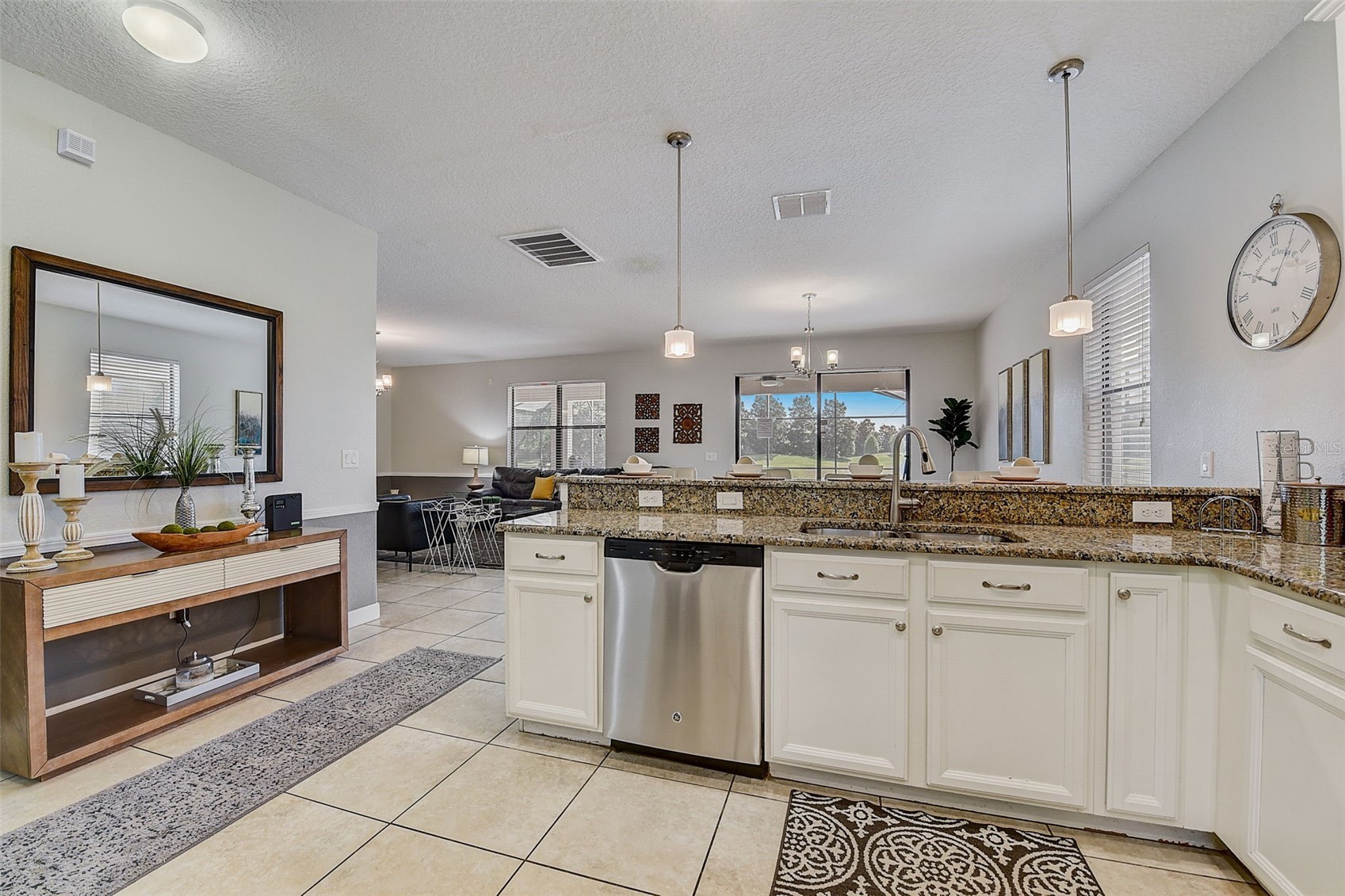 Slide show image of the Orlando Florida Home for Sale 27
