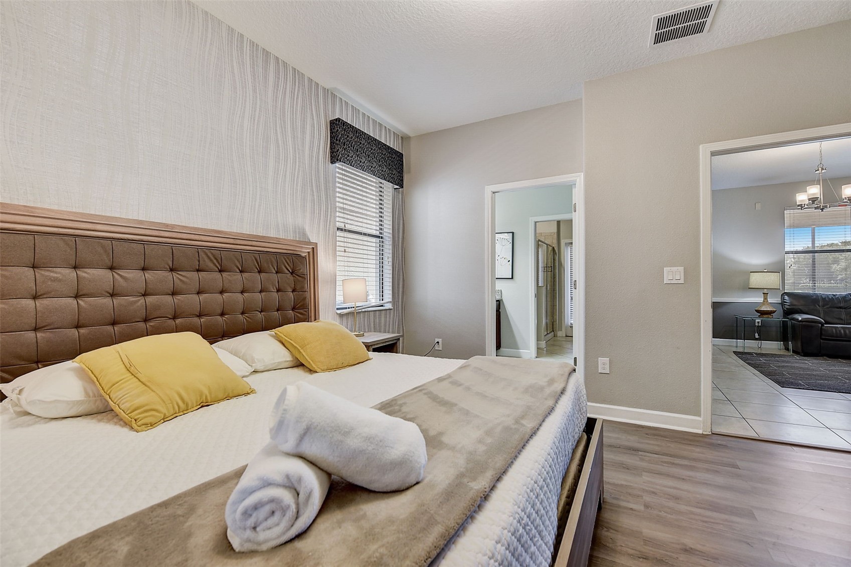 Slide show image of the Orlando Florida Home for Sale 52