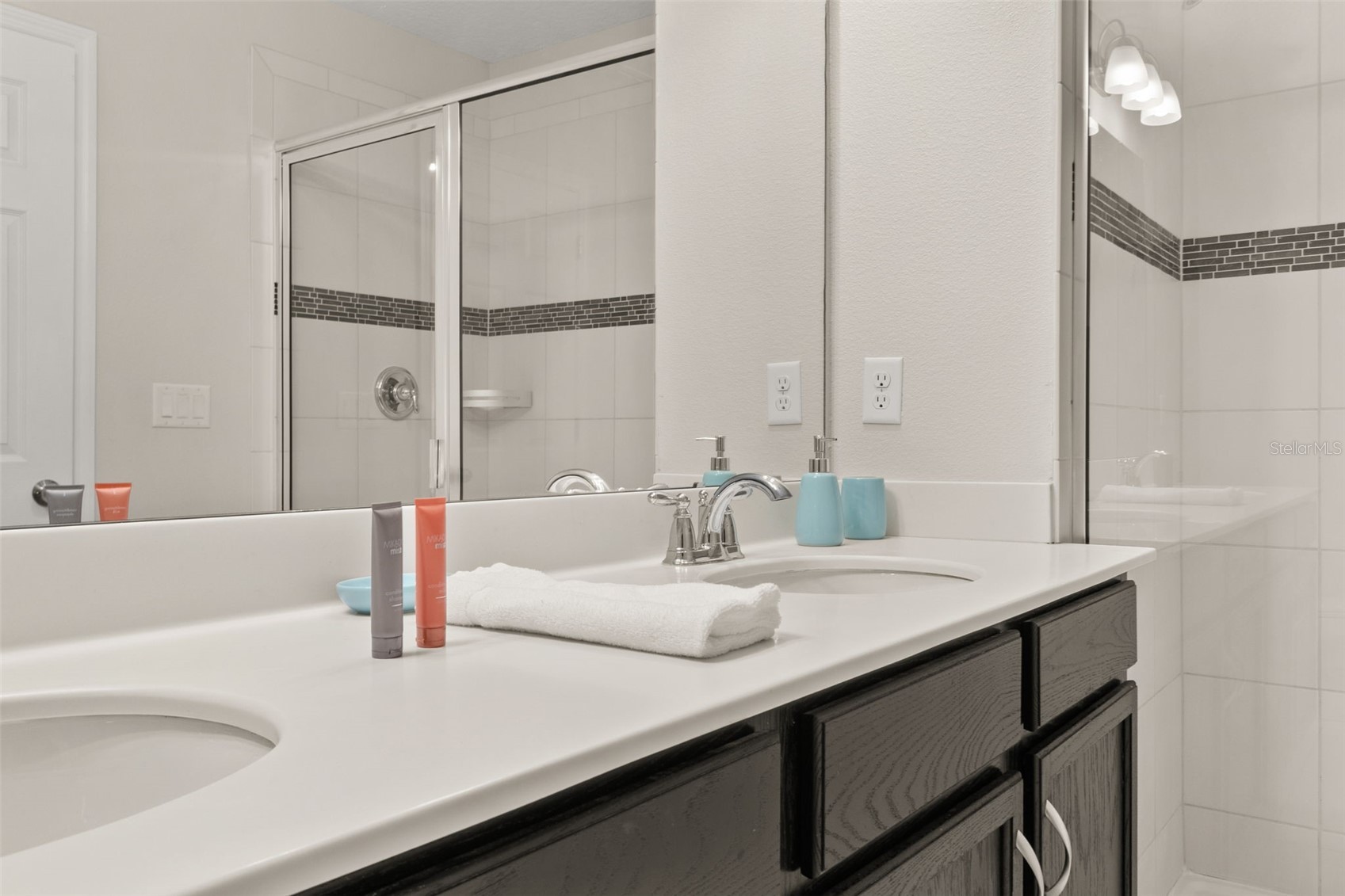 Slide show image of the Orlando Florida Home for Sale 26