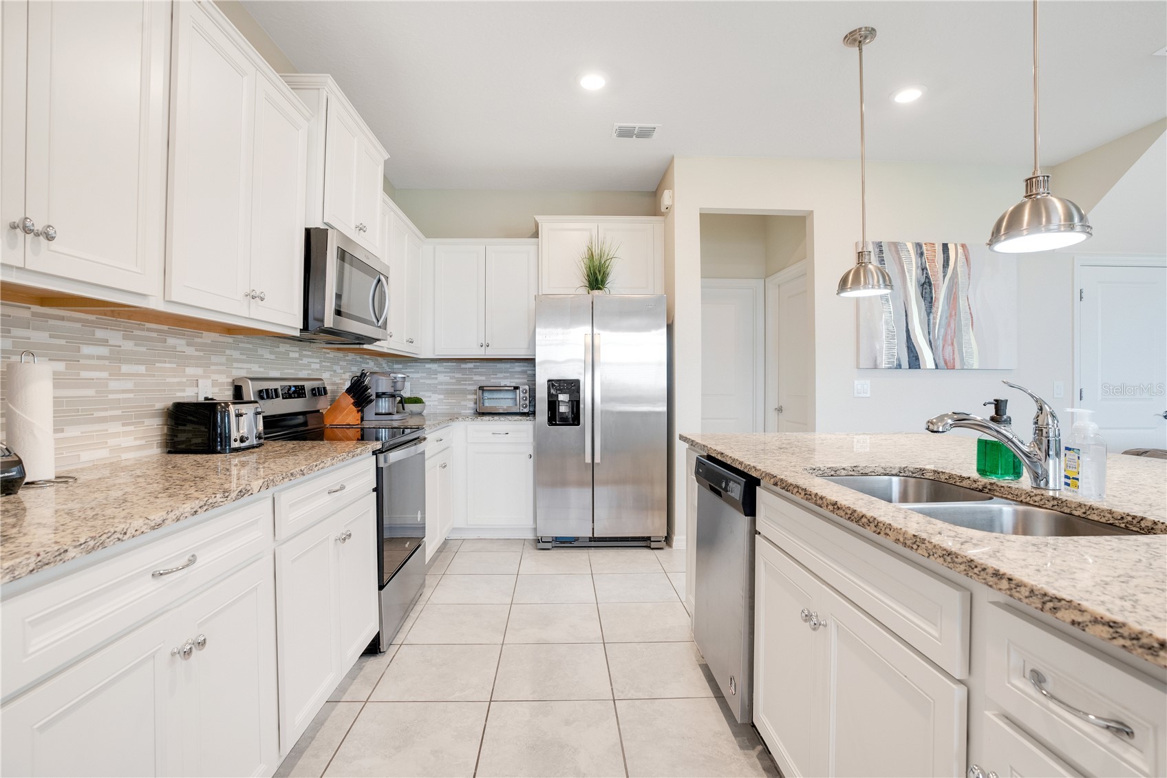 Slide show image of the Orlando Florida Home for Sale 11