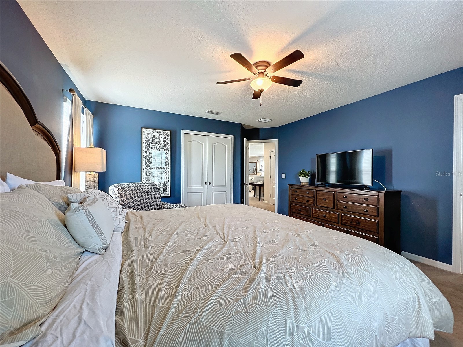 Slide show image of the Orlando Florida Home for Sale 26