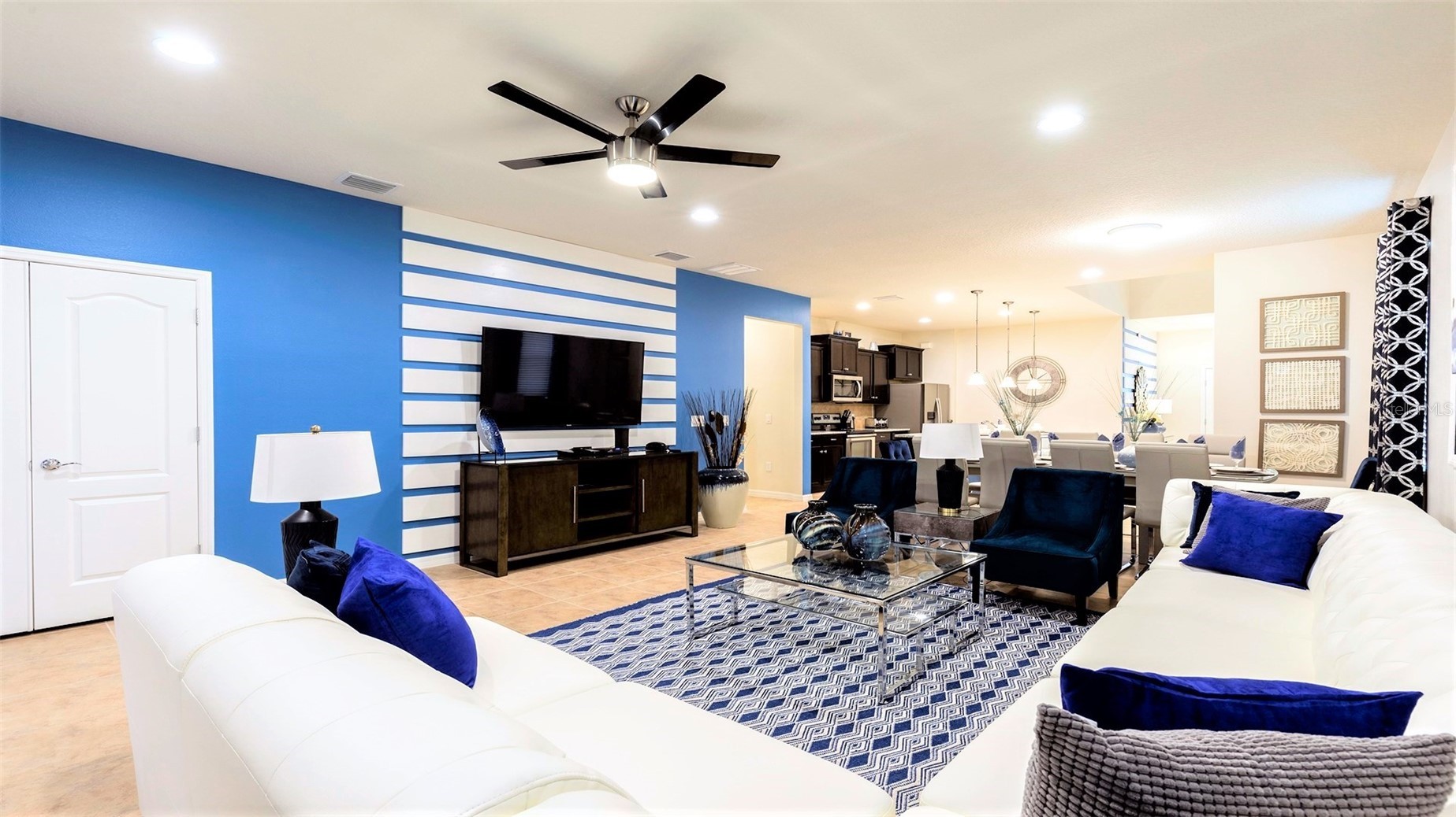 Slide show image of the Orlando Florida Home for Sale 16