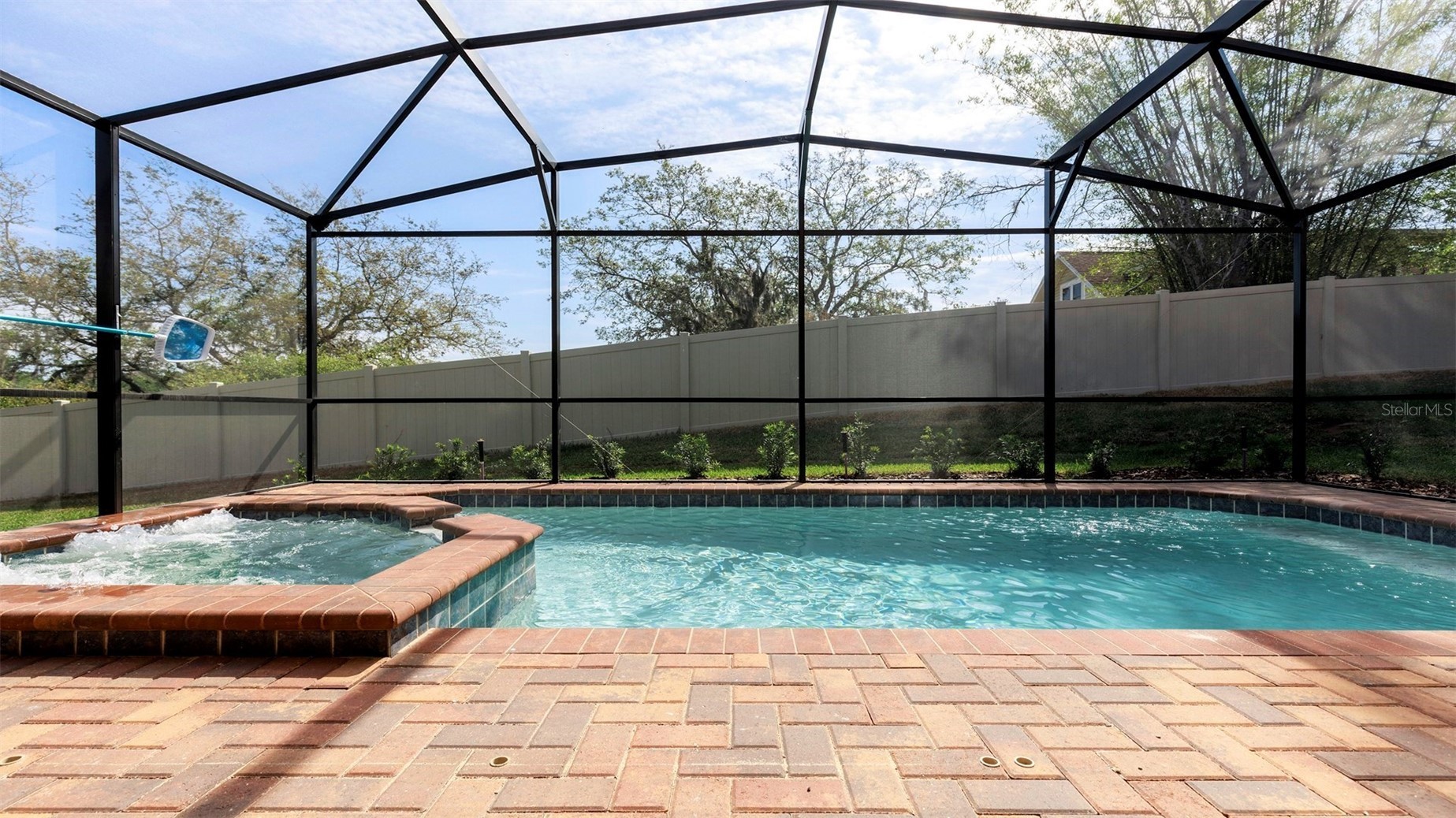 Slide show image of the Orlando Florida Home for Sale 46
