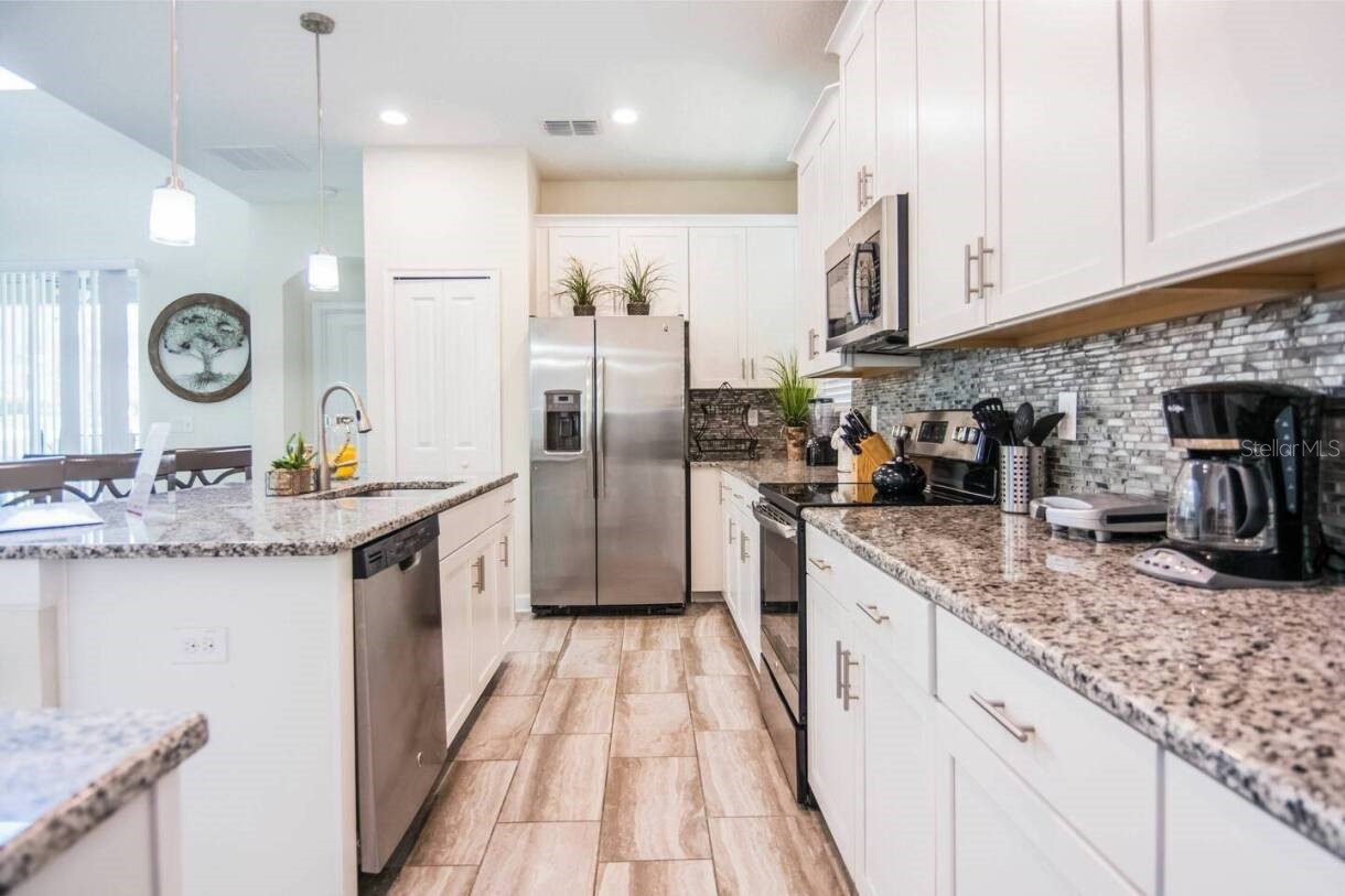 Slide show image of the Orlando Florida Home for Sale 09