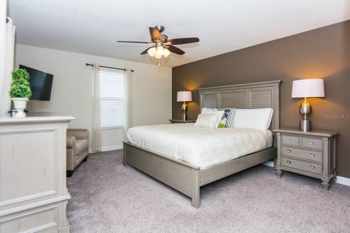 Slide show image of the Orlando Florida Home for Sale 21