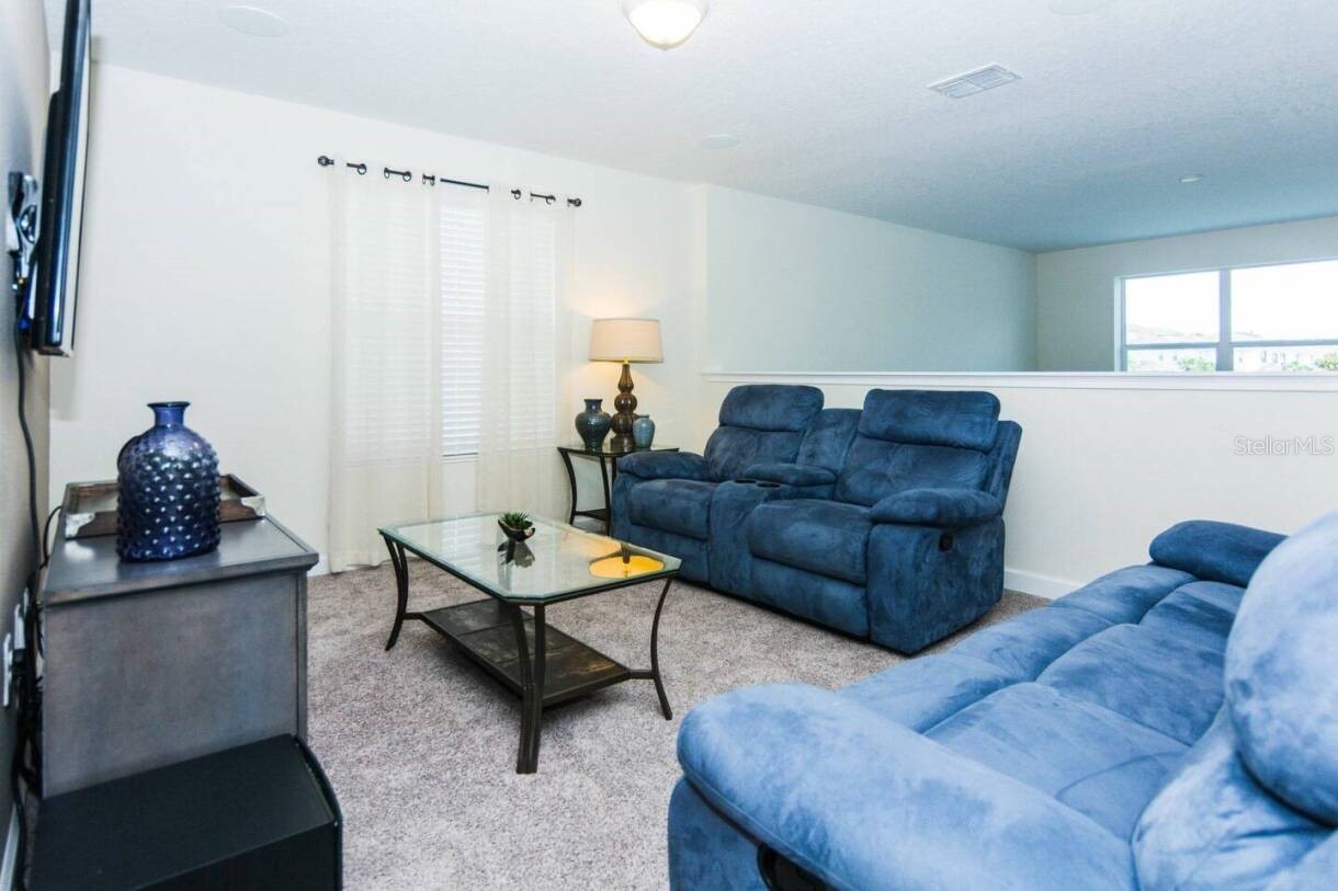 Slide show image of the Orlando Florida Home for Sale 36