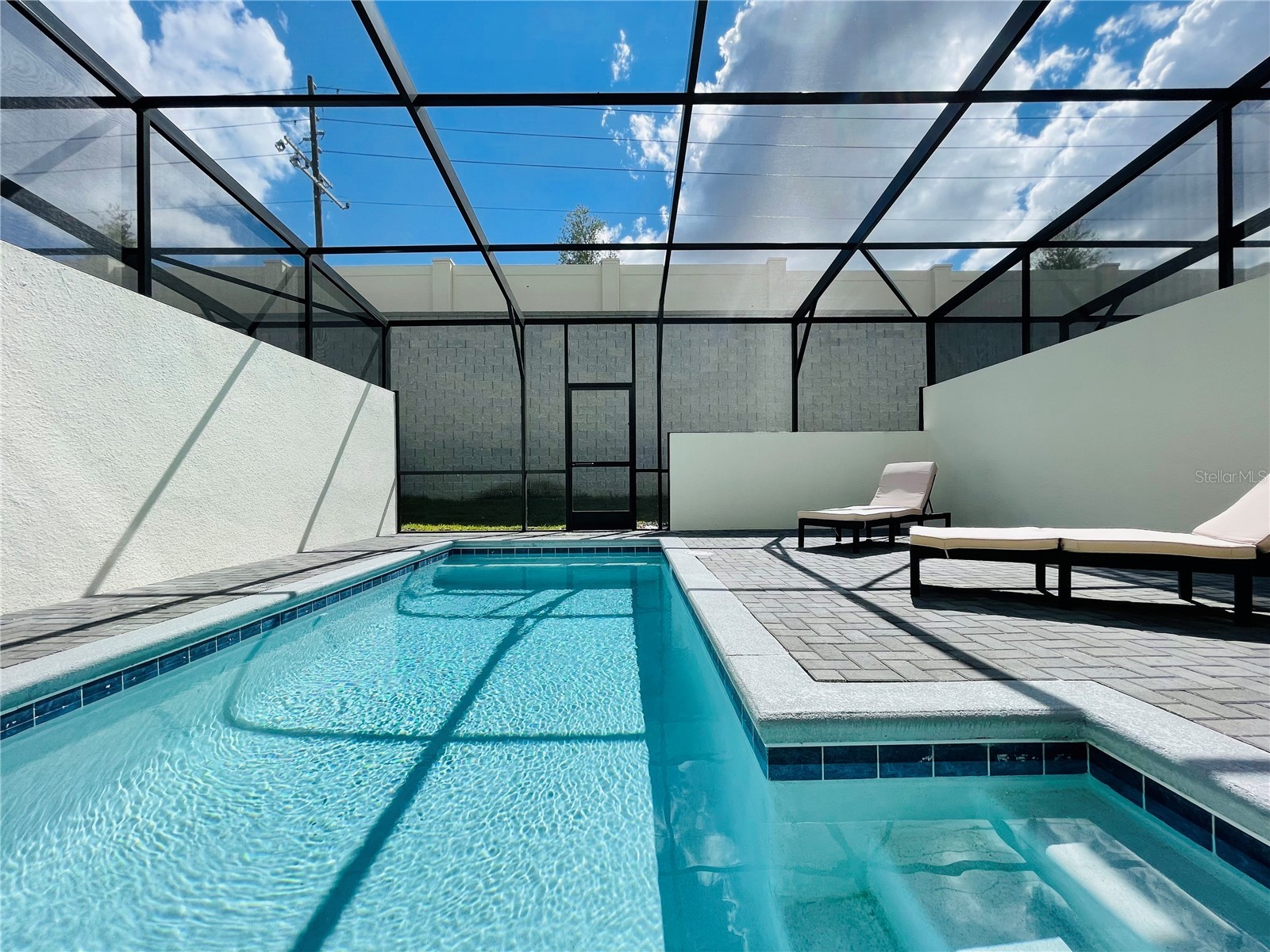 Slide show image of the Orlando Florida Home for Sale 16