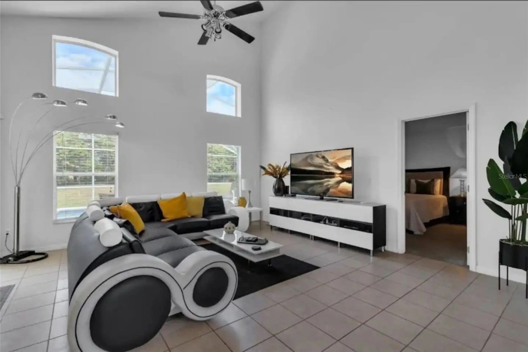 Slide show image of the Orlando Florida Home for Sale 02