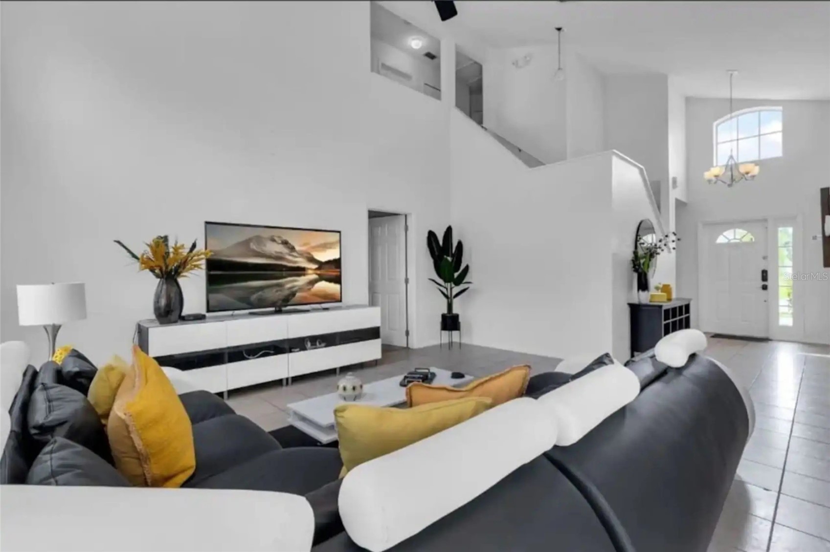 Slide show image of the Orlando Florida Home for Sale 03