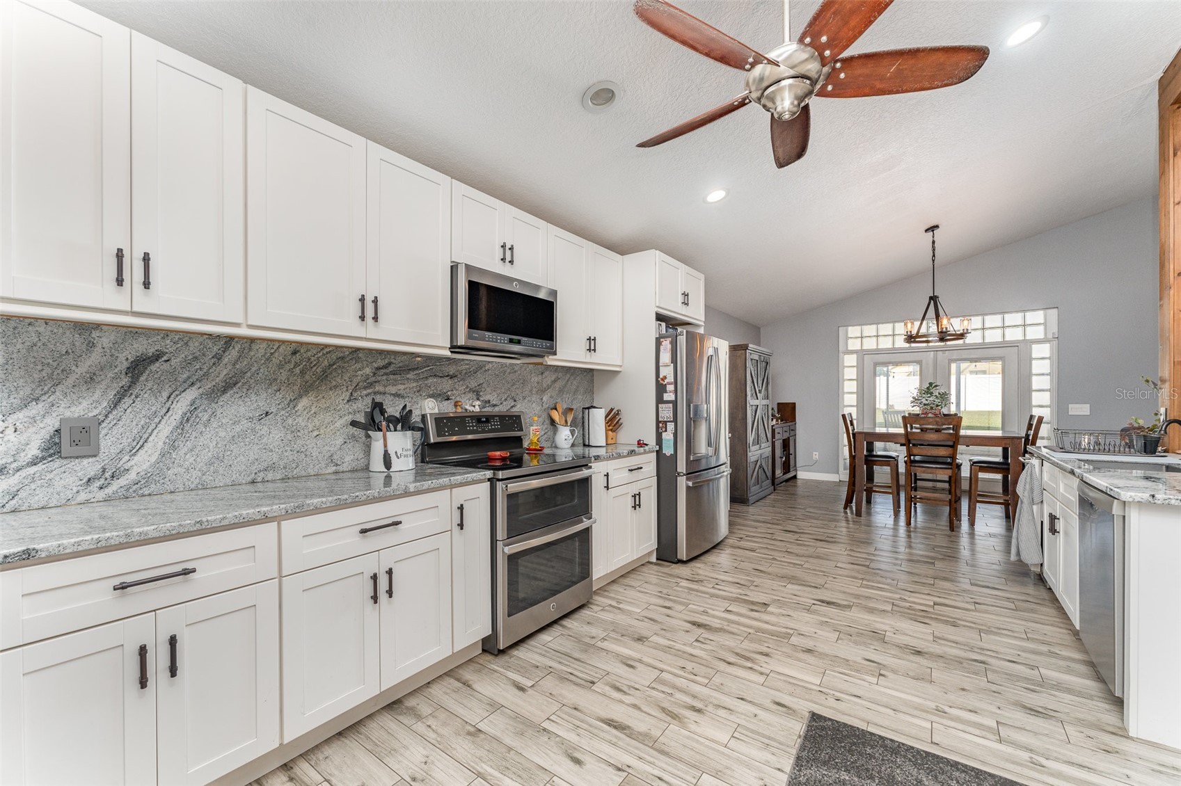 Slide show image of the Orlando Florida Home for Sale 10