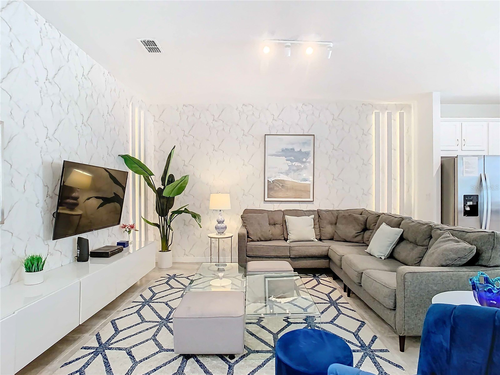 Slide show image of the Orlando Florida Home for Sale 04