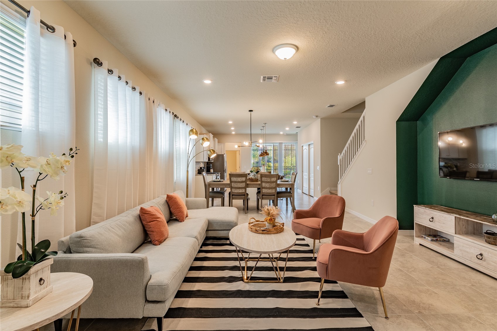 Slide show image of the Orlando Florida Home for Sale 04