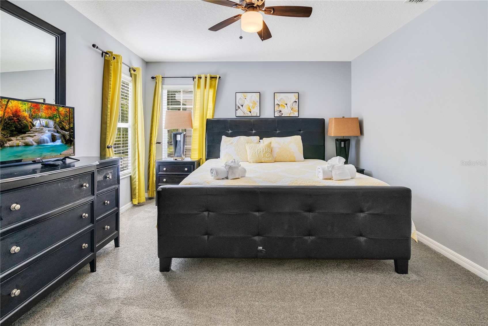 Slide show image of the Orlando Florida Home for Sale 25
