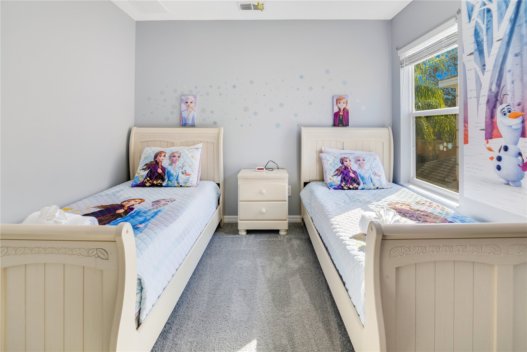 Slide show image of the Orlando Florida Home for Sale 28