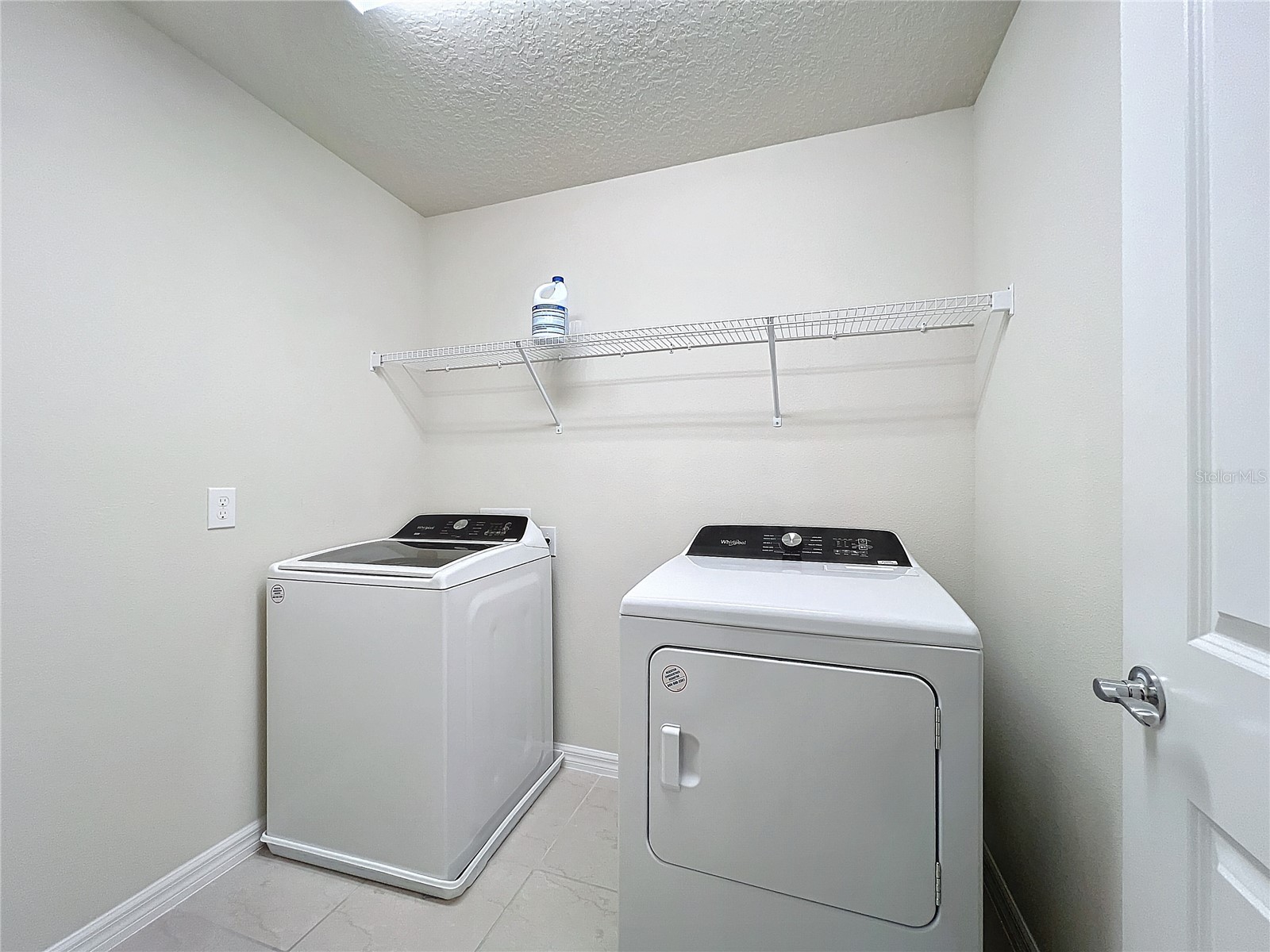 Slide show image of the Orlando Florida Home for Sale 45