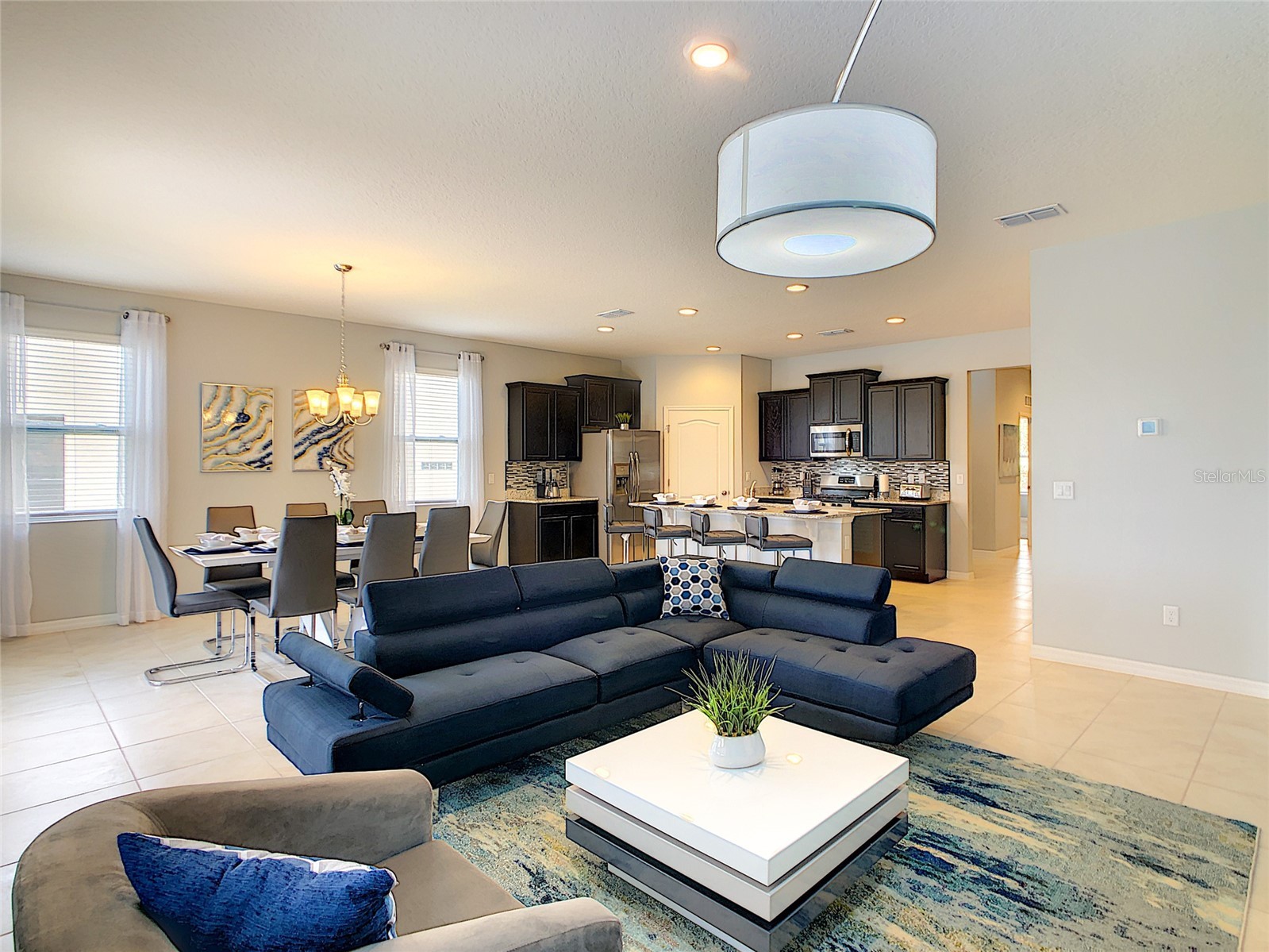 Slide show image of the Orlando Florida Home for Sale 11