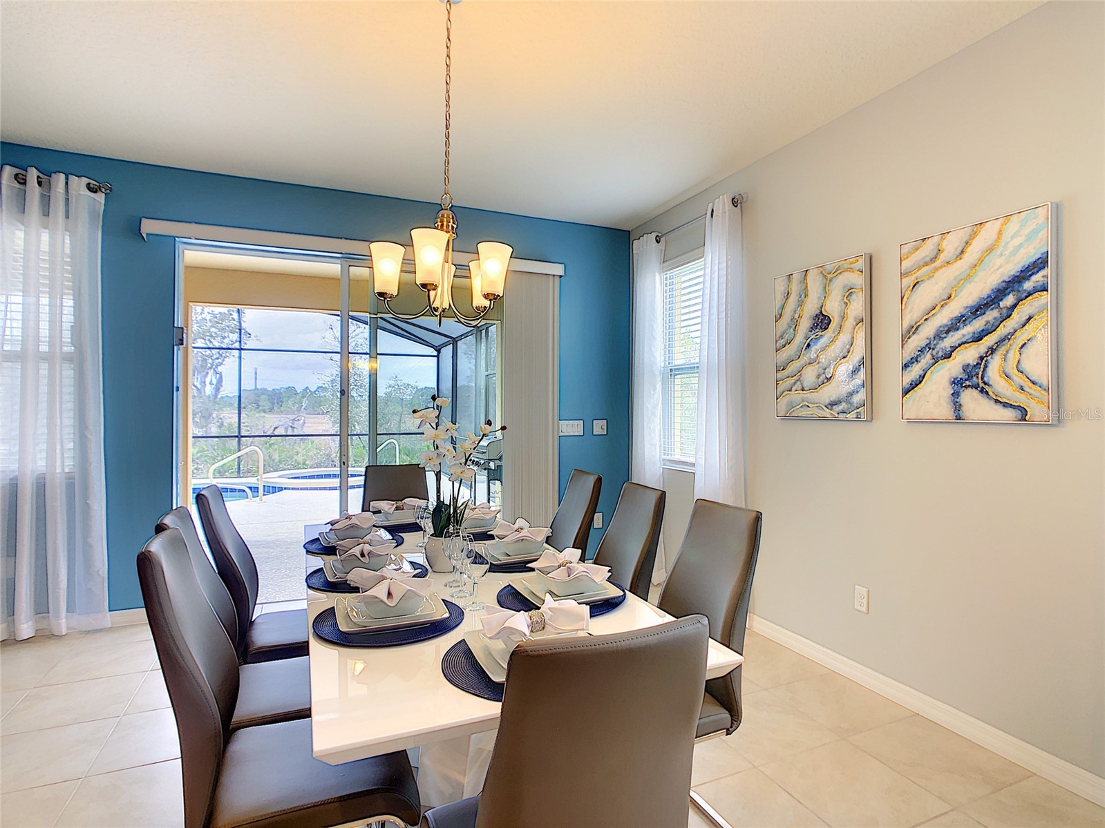 Slide show image of the Orlando Florida Home for Sale 23