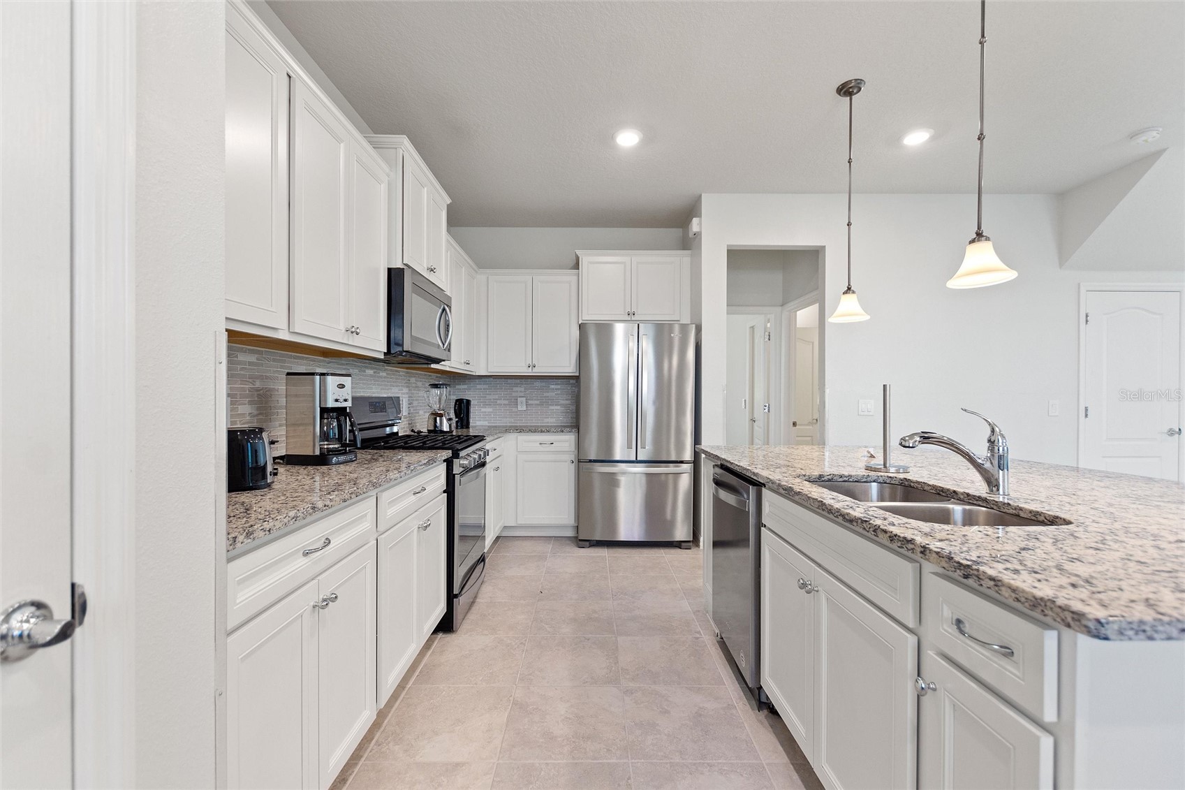 Slide show image of the Orlando Florida Home for Sale 09