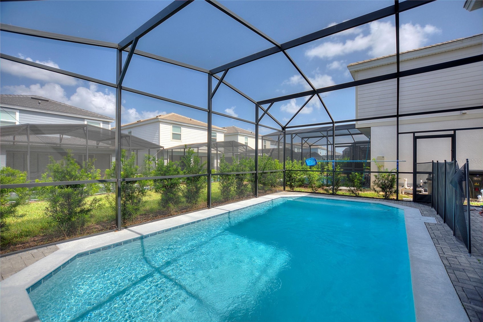 Slide show image of the Orlando Florida Home for Sale 31