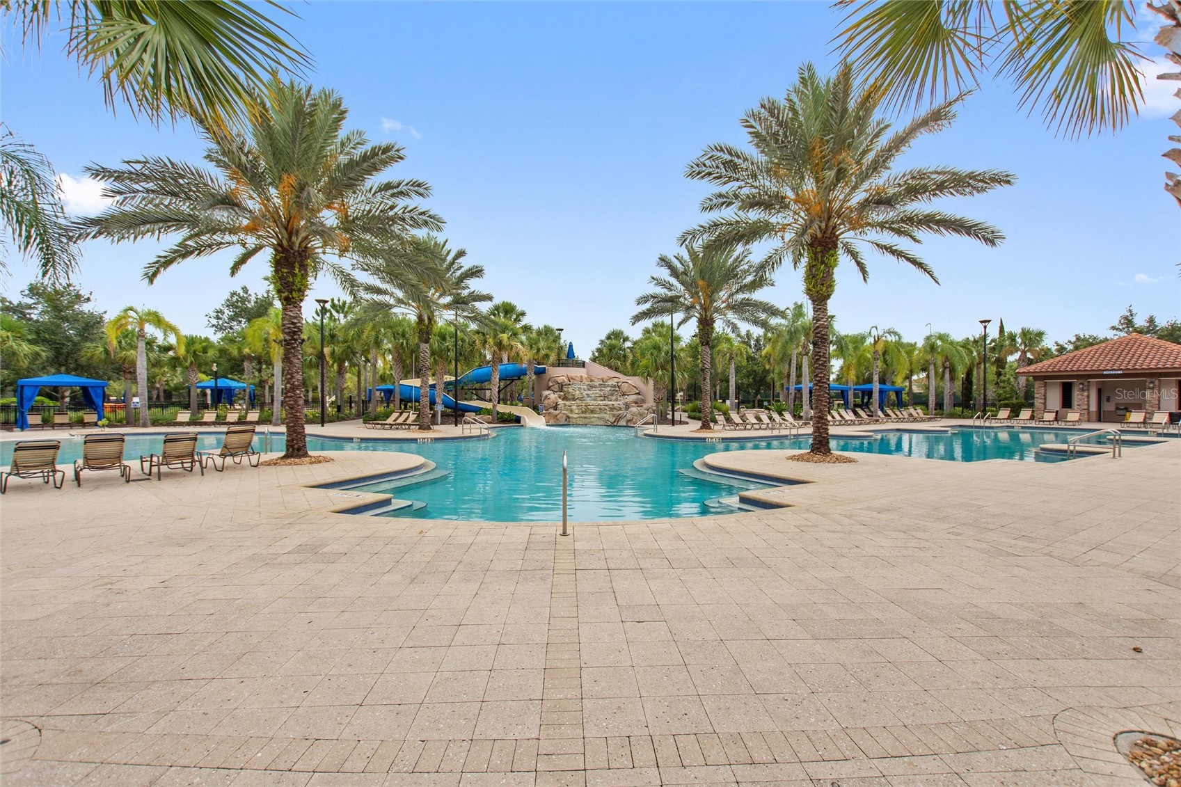 Slide show image of the Orlando Florida Home for Sale 50