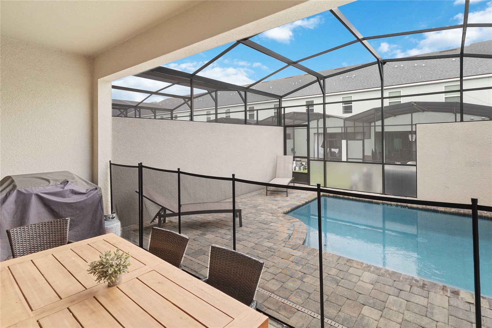 Slide show image of the Orlando Florida Home for Sale 40