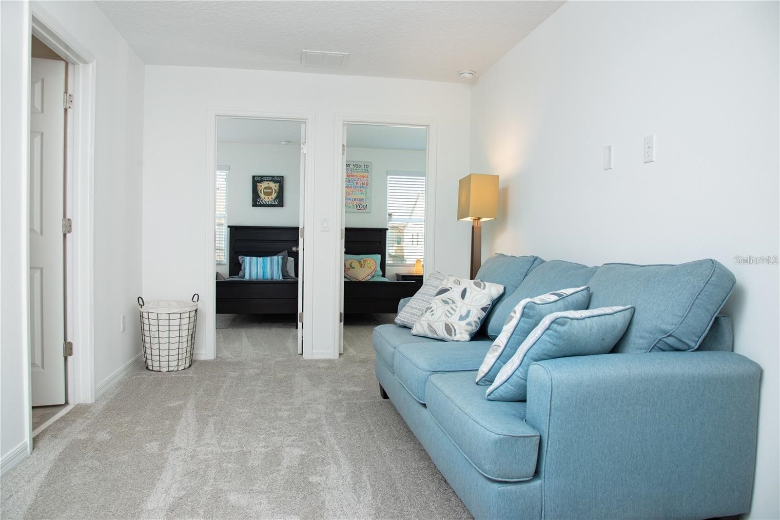 Slide show image of the Orlando Florida Home for Sale 15