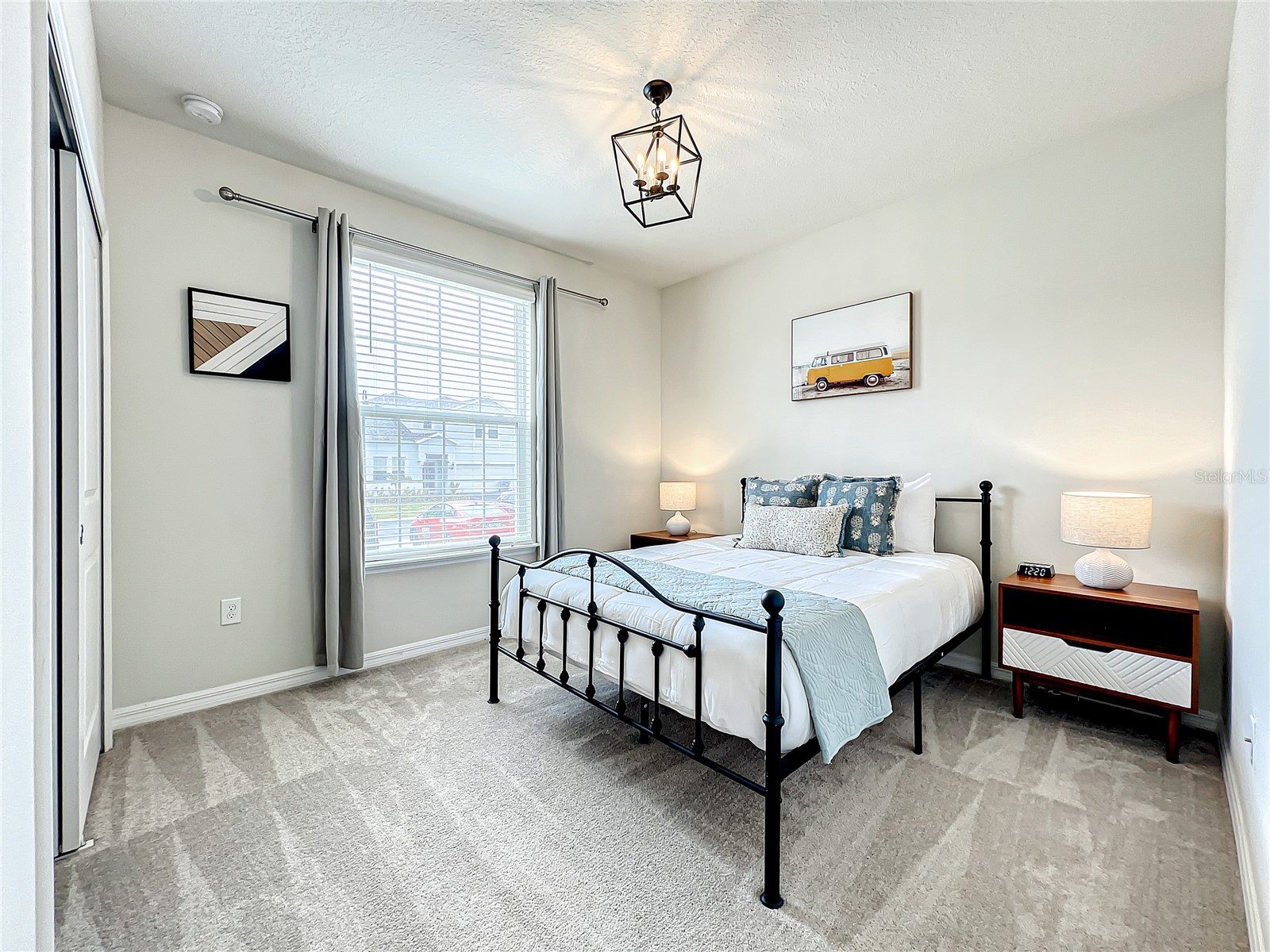 Slide show image of the Orlando Florida Home for Sale 14