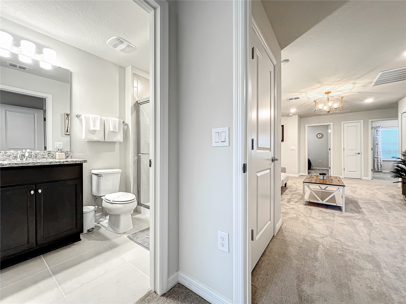 Slide show image of the Orlando Florida Home for Sale 23