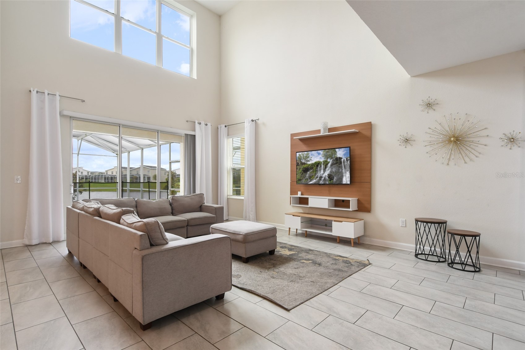 Slide show image of the Orlando Florida Home for Sale 09