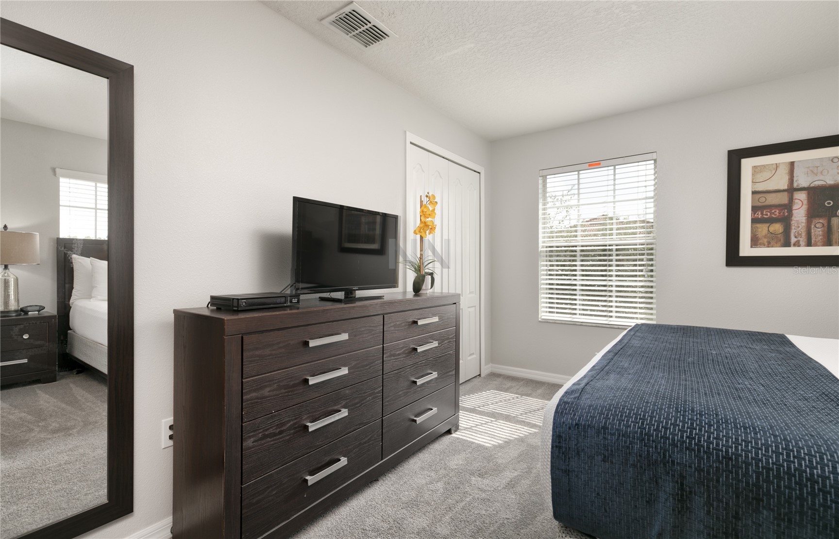 Slide show image of the Orlando Florida Home for Sale 16