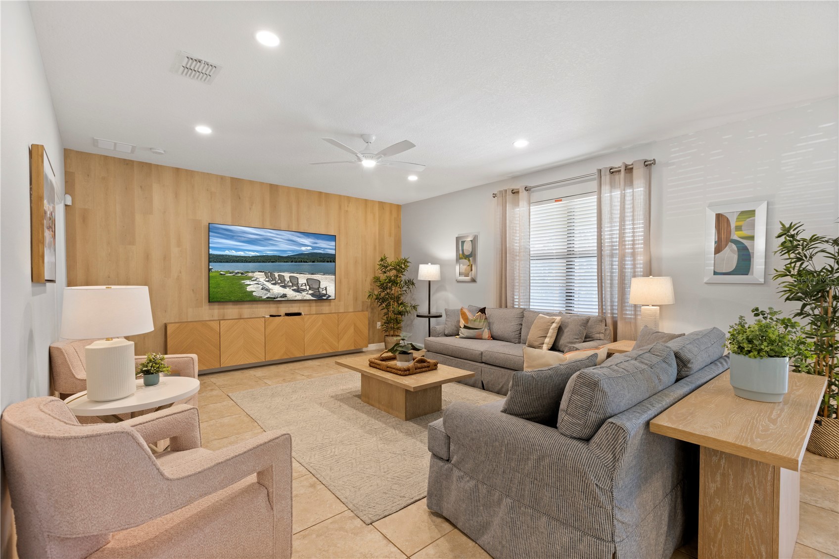 Slide show image of the Orlando Florida Home for Sale 03