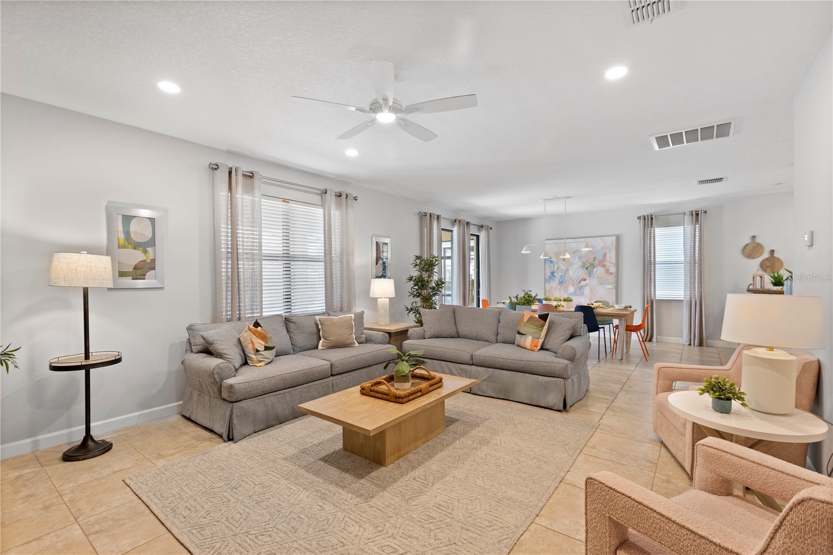 Slide show image of the Orlando Florida Home for Sale 10