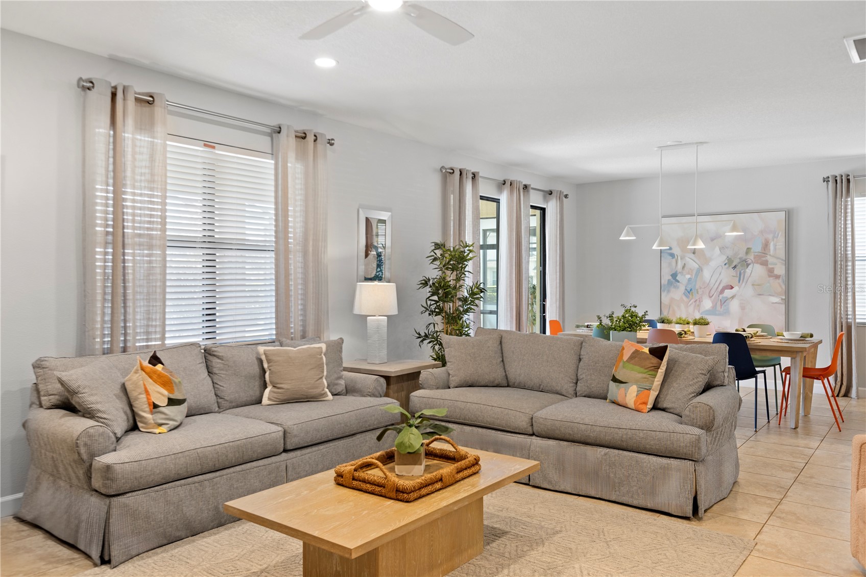 Slide show image of the Orlando Florida Home for Sale 11