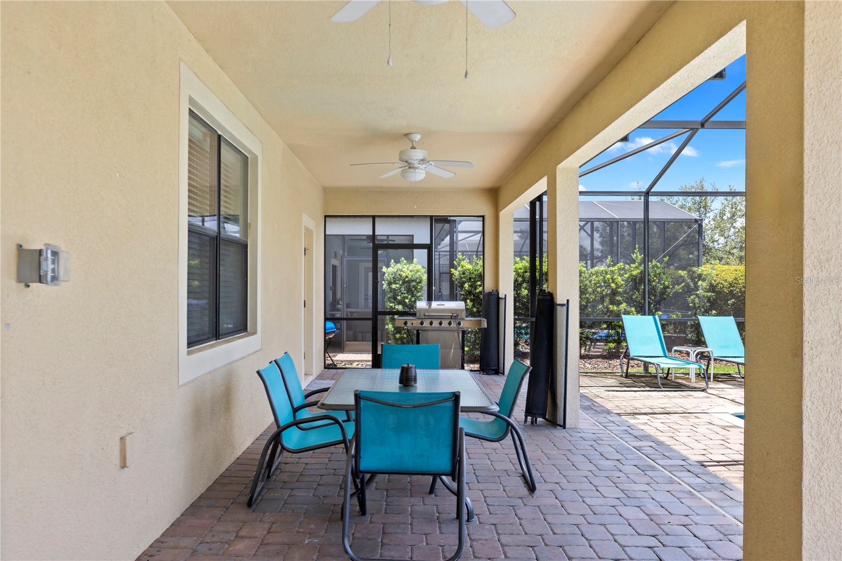 Slide show image of the Orlando Florida Home for Sale 47