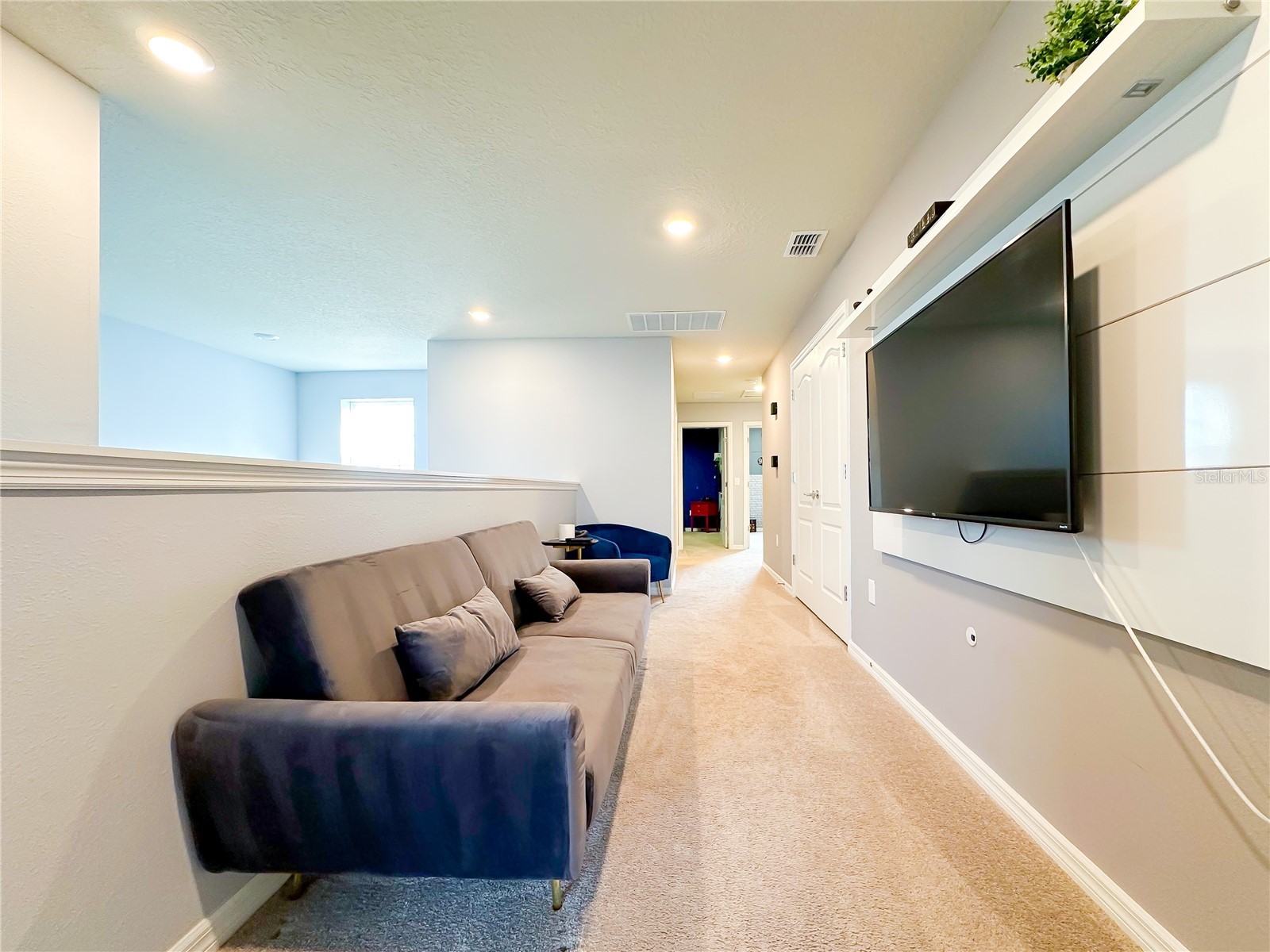 Slide show image of the Orlando Florida Home for Sale 47