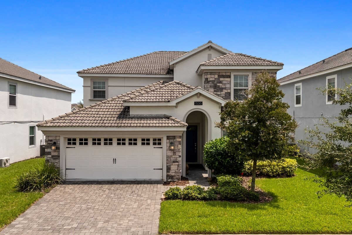 Slide show image of the Orlando Florida Home for Sale 03